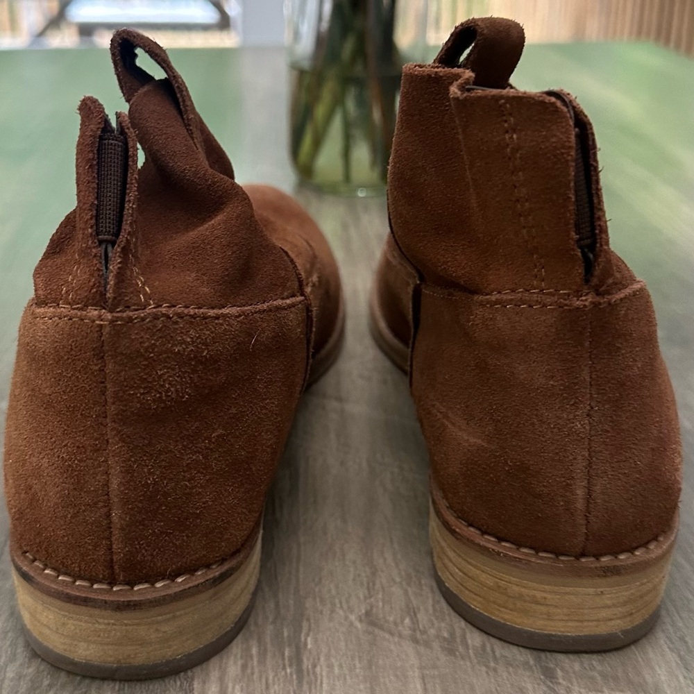 Women's Suede Chelsea Boot - Picture 3 of 6